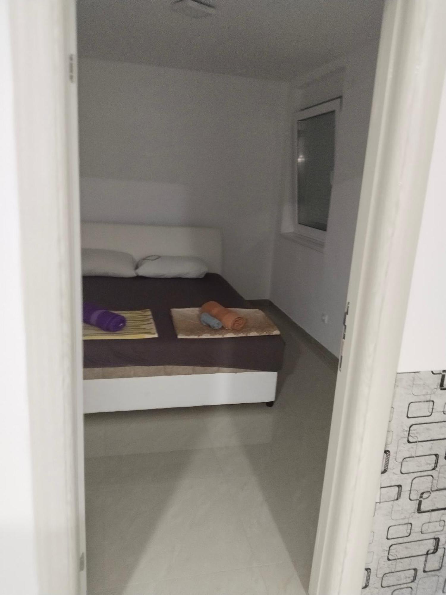 Sandra Apartmani Vrsac Bagian luar foto